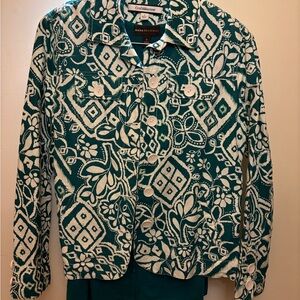 Women’s jacket and coordinating sleeveless top. Green white pattern. Size S.